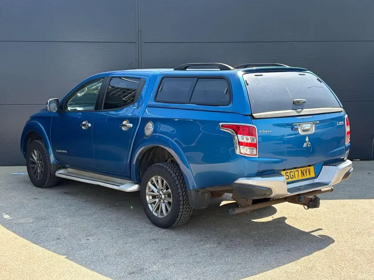 Used Mitsubishi L200 181 HP (133 kW) 2017 Blue Pickup