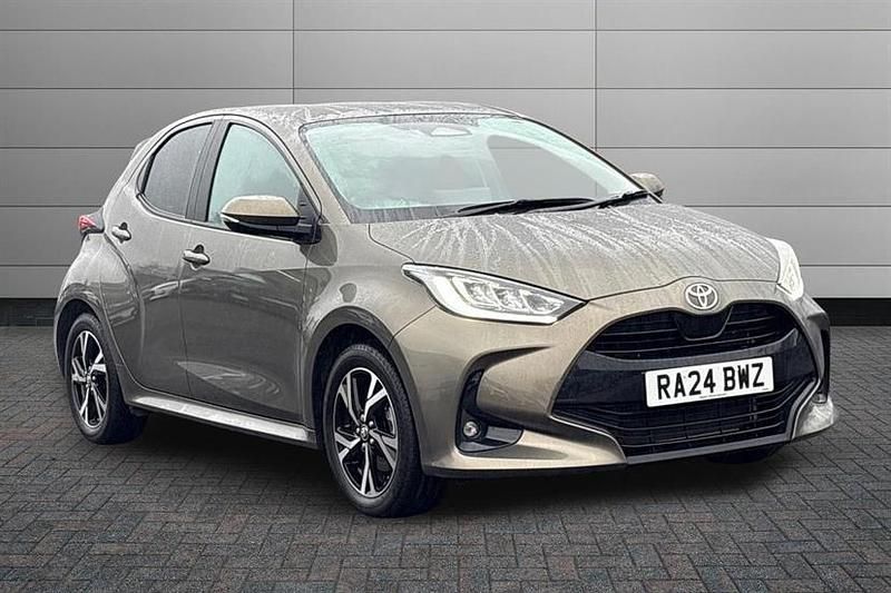 Used Toyota Yaris Hybrid Design 116 HP (85 kW) 2024 Other Hatchback
