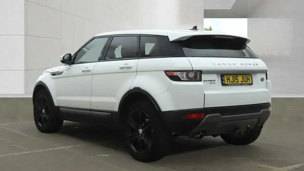 Used Land Rover Range Rover evoque Pure 2015 White Estate