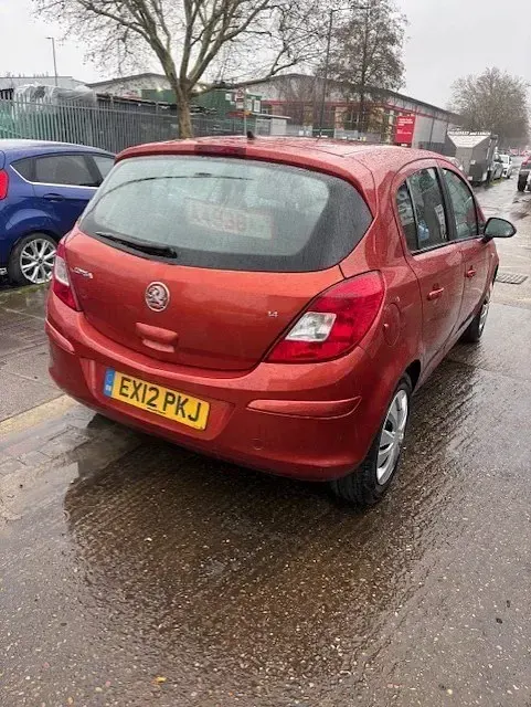 Używany Vauxhall Corsa 100 KM (73 kW) 2012 Pomarańczowy Hatchback