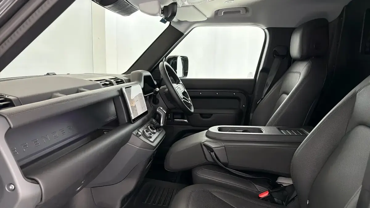 Used Land Rover Defender HSE Dynamic 2025 Grey SUV