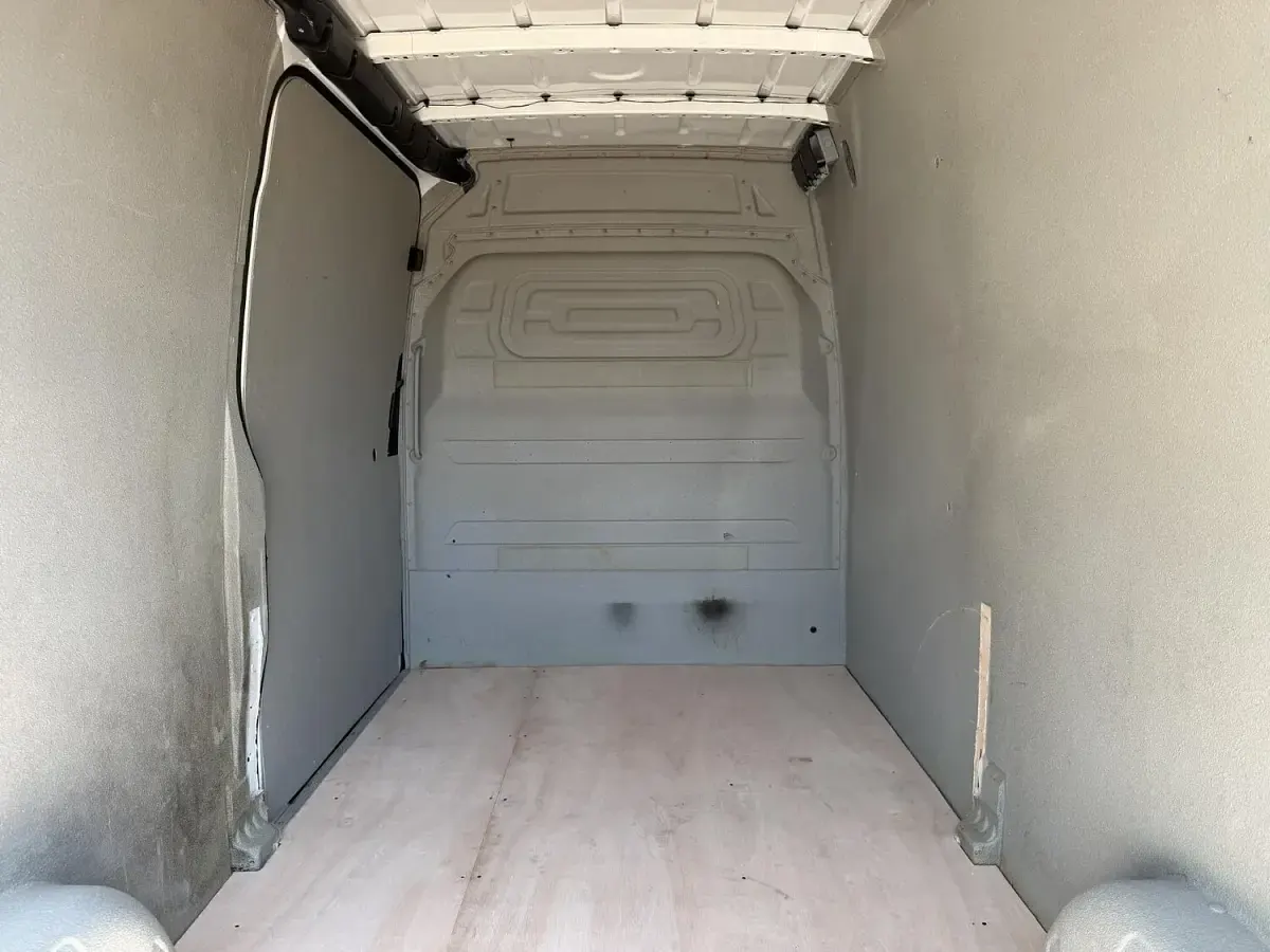 Used Mercedes Sprinter Premium 141 HP (103 kW) 2021 White Van