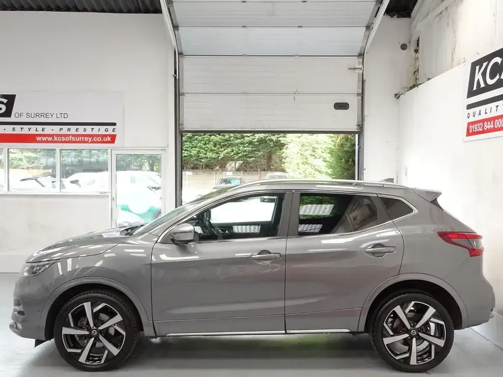 Used Nissan Qashqai S 160 HP (117 kW) 2019 Grey SUV