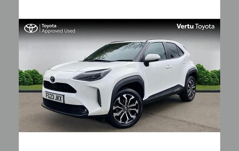 Used Toyota Yaris Cross Design 113 HP (83 kW) 2023 White SUV
