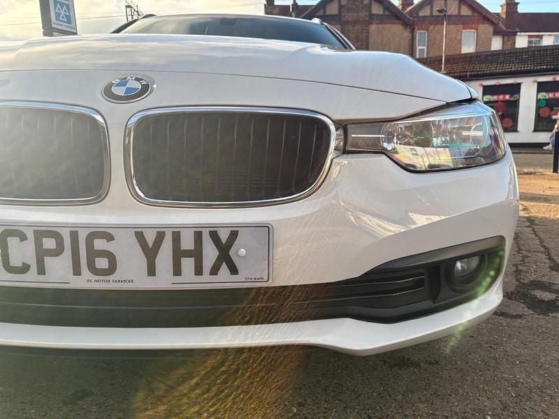 Begagnad BMW 318 2016 Vit Kombi