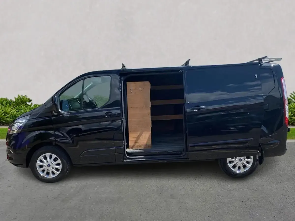 Używany Ford Transit Custom Limited 130 KM (95 kW) 2022 Czarny Van