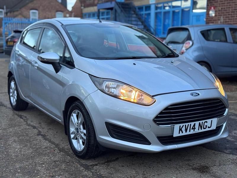 Used Ford Fiesta Style 75 HP (55 kW) 2014 Silver Hatchback