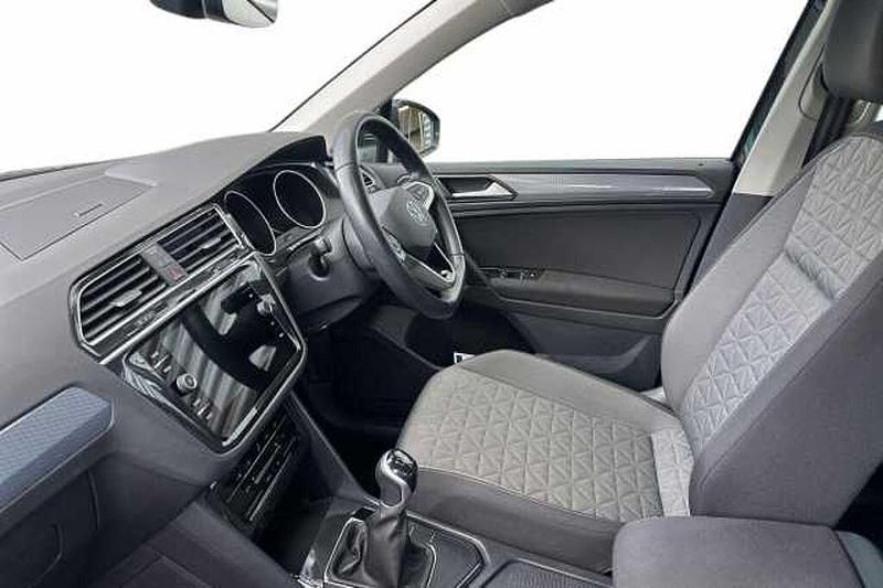 Used VW Tiguan Life 130 HP (95 kW) 2022 Grey SUV