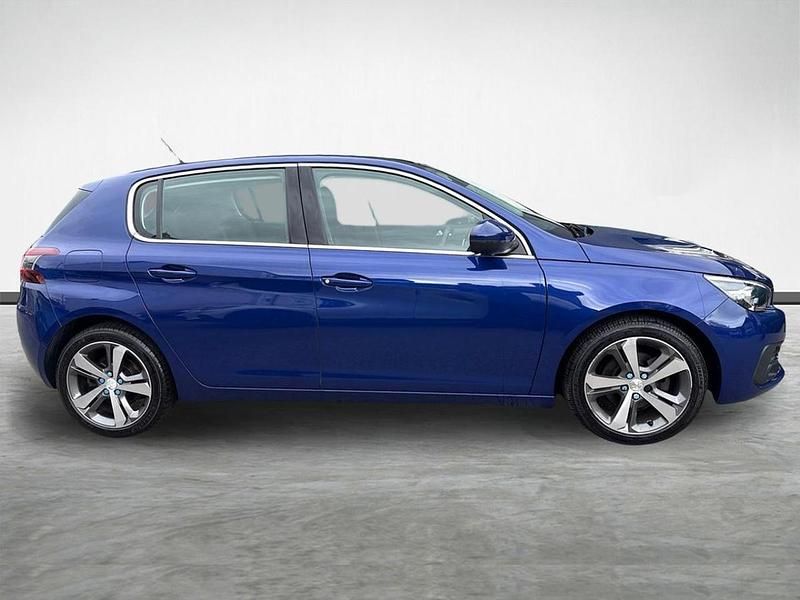 Used Peugeot 308 Allure 129 HP (94 kW) 2018 Blue Hatchback