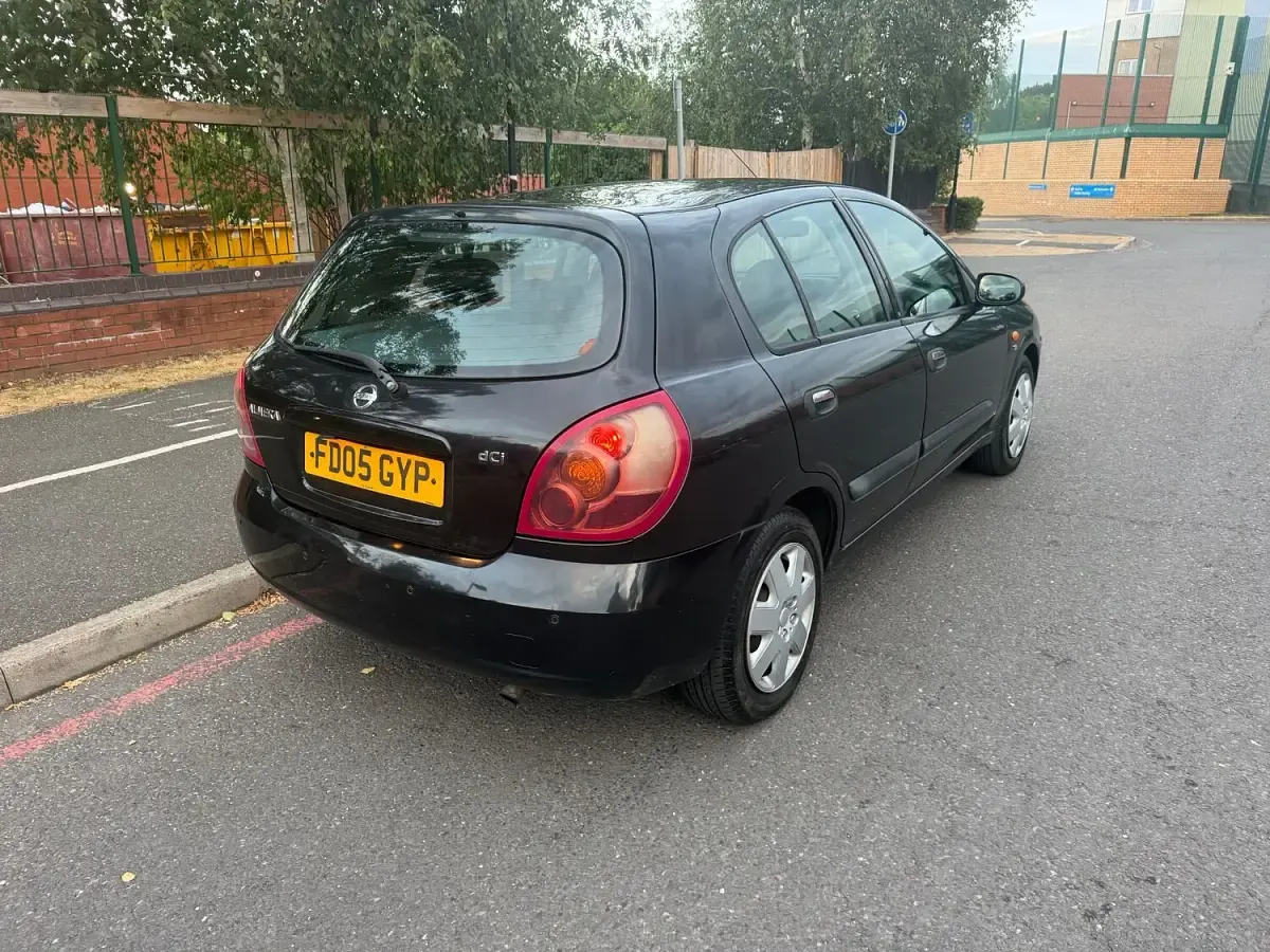 Used Nissan Almera SE 112 HP (82 kW) 2005 Black Hatchback