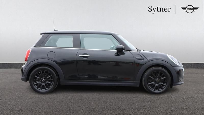 Used Mini Cooper Classic 134 HP (98 kW) 2023 Black Hatchback