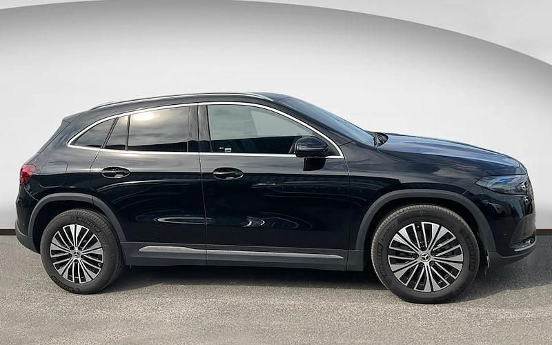 Begagnad Mercedes EQA250+ Night 139 kW (190 HK) 2023 Svart SUV