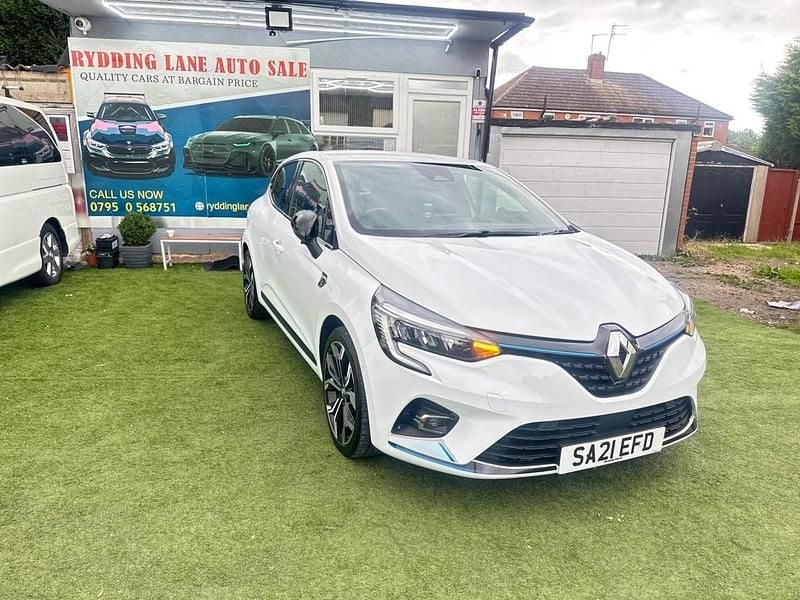 White Used 2021 Renault Clio V Hatchback | £11,150 (Good price) - Image 1/4