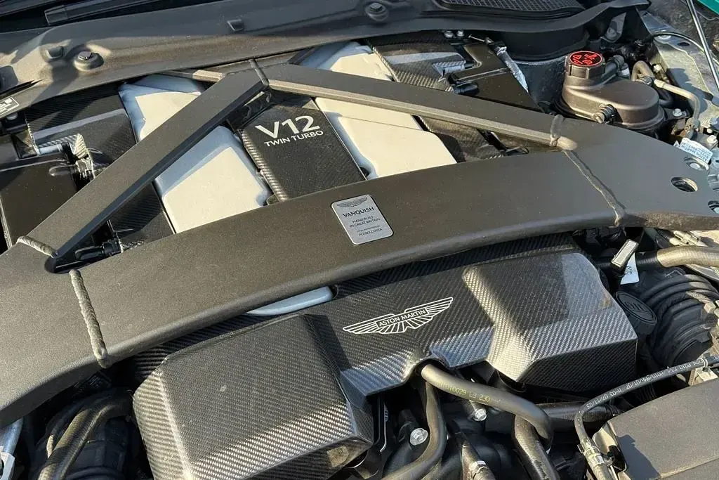 Used Aston Martin Vanquish 835 HP (614 kW) 2025 Green Coupe