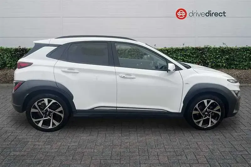 Used Hyundai Kona Premium 120 HP (88 kW) 2022 White SUV