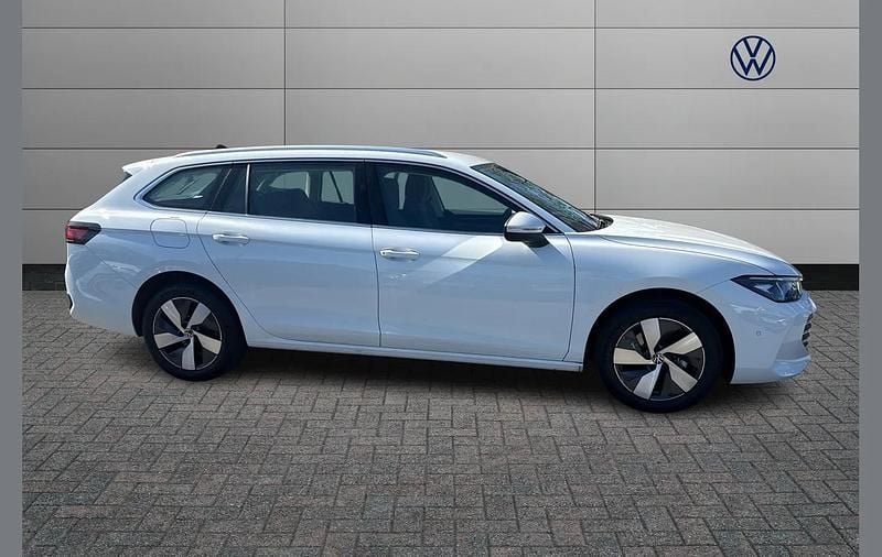 Usado VW Passat Life 147 HP (108 kW) 2025 Branco Carrinha