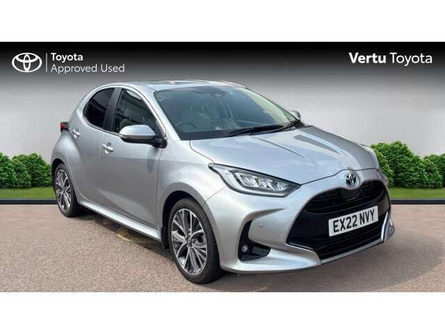 Silver Used 2022 Toyota Yaris Hybrid Hatchback | £18,902 (Fair price) - Image 1/4