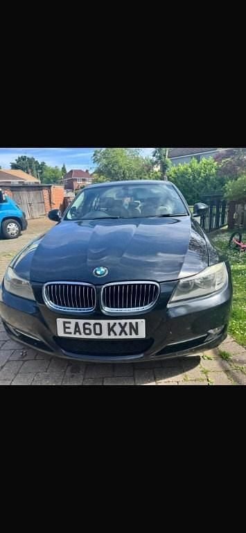 Black Used 2010 BMW 318 Exclusive Sedan | £4,495 (Fair price) - Image 1/1
