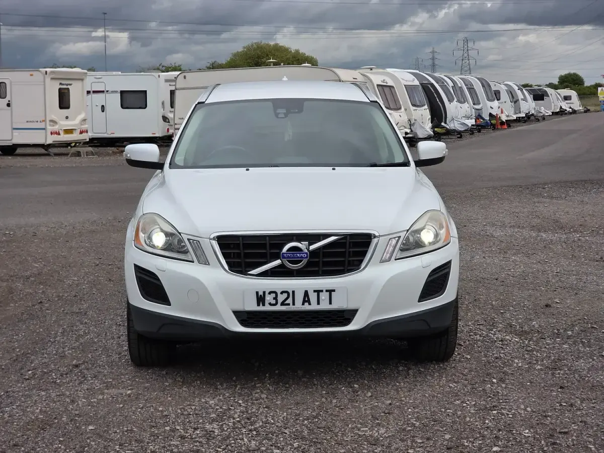 Used Volvo XC60 SE Lux 2010 White SUV