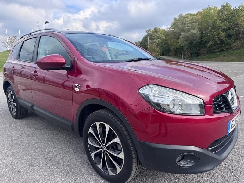 Red Used 2012 Nissan Qashqai +2 N-TEC SUV | £5,128 (Fair price) - Image 1/4