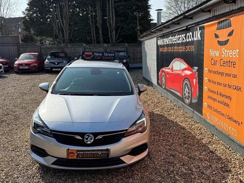 Used Vauxhall Astra Business Edition 122 HP (89 kW) 2021 Silver Estate