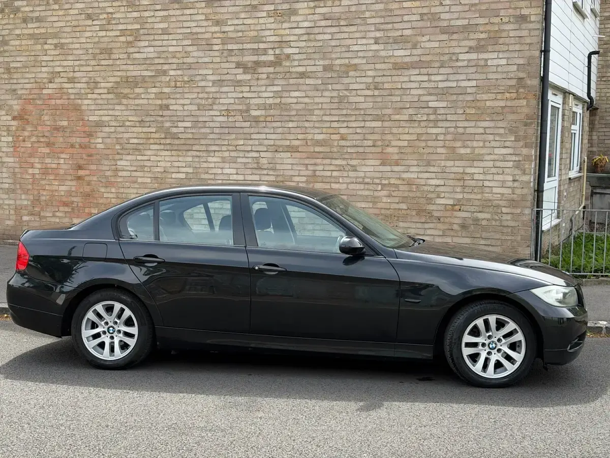 Used BMW 318 2007 Black Sedan