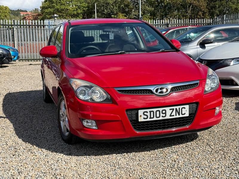 Red Used 2009 Hyundai i30 Comfort Hatchback | £3,199 (Fair price) - Image 1/4