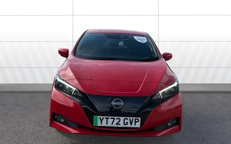 Used Nissan Leaf N-Connecta 110 kW (150 HP) 2025 Hatchback