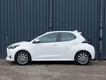 Used Toyota Yaris Hybrid 116 HP (85 kW) 2023 White Hatchback