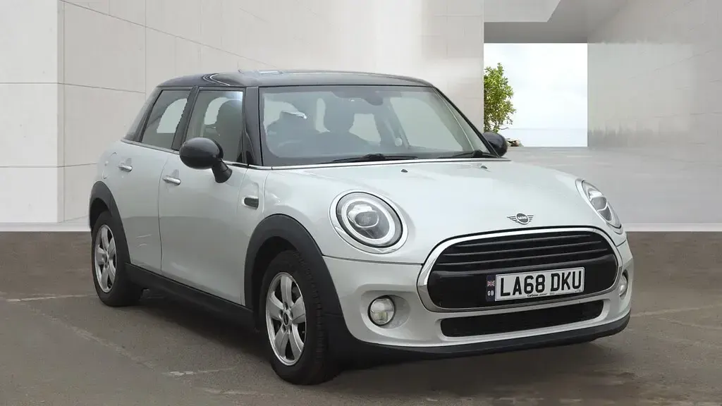 Used Mini Cooper Classic 2018 Silver Hatchback