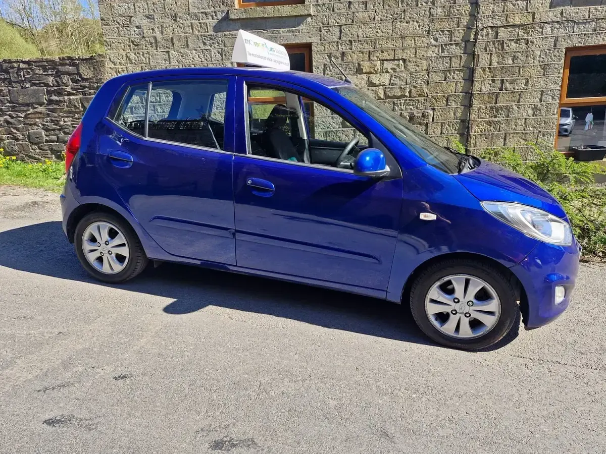 Used Hyundai i10 Active 86 HP (63 kW) 2012 Blue Hatchback