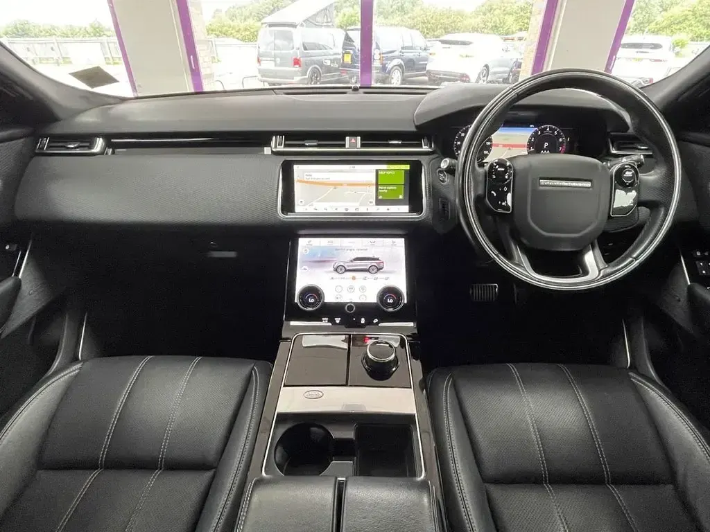 Used Land Rover Range Rover Velar SE Dynamic 250 HP (183 kW) 2019 Black SUV