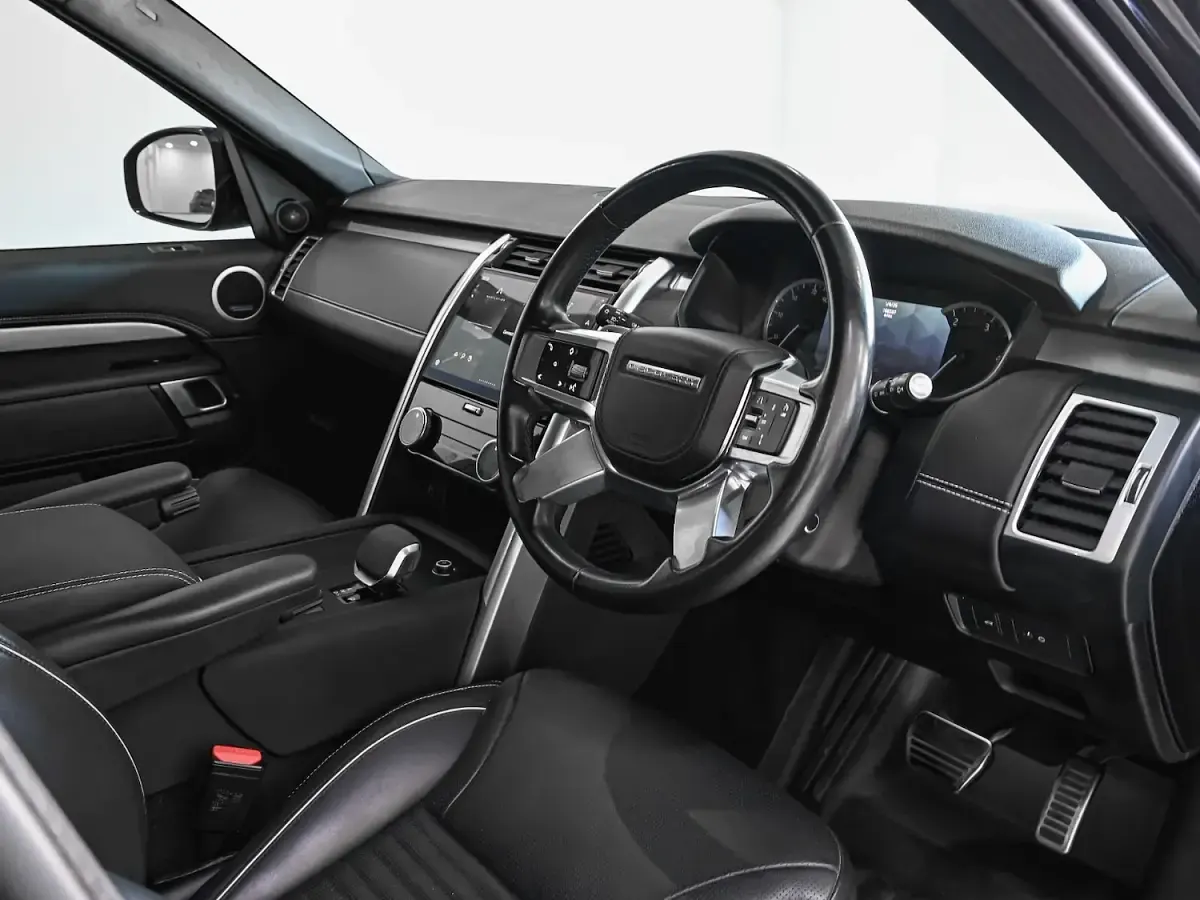 Used Land Rover Discovery HSE Dynamic 2023 Black SUV