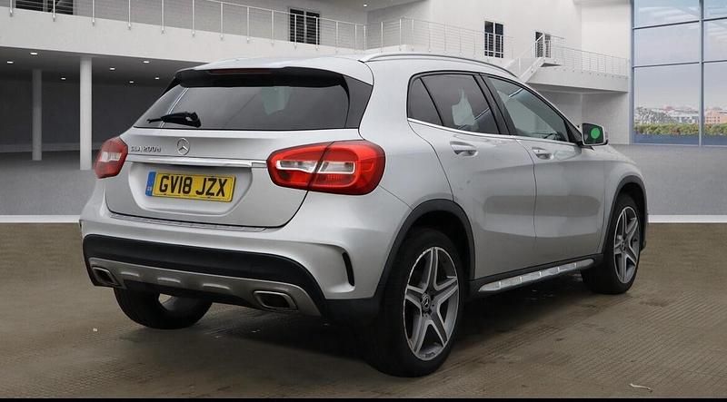 Used Mercedes GLA200 AMG line 136 HP (100 kW) 2018 Silver SUV