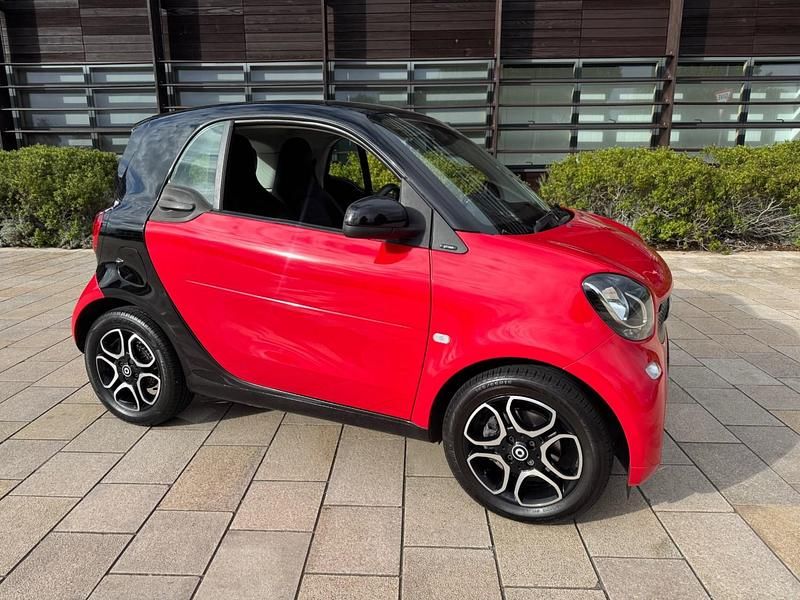 Black Used 2016 Smart ForTwo Coupé Premium Coupe | £7,795 (Fair price) - Image 1/4