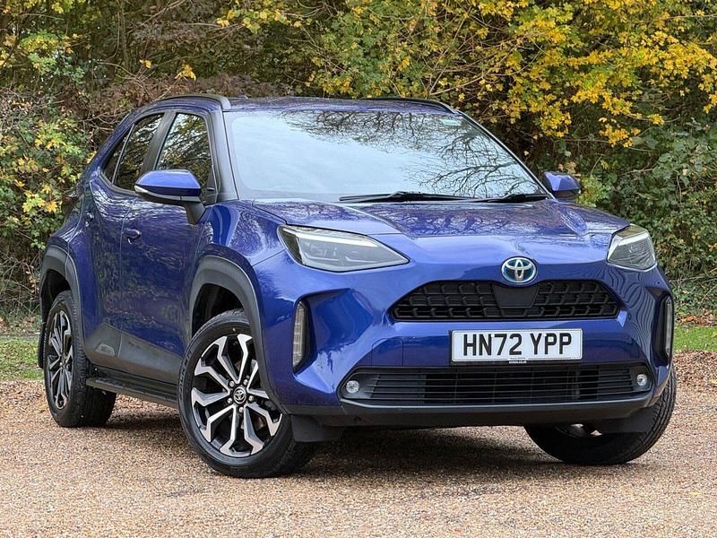 Galactic blue Used 2022 Toyota Yaris Hybrid Design SUV | £18,195 (Super price) - Image 1/4