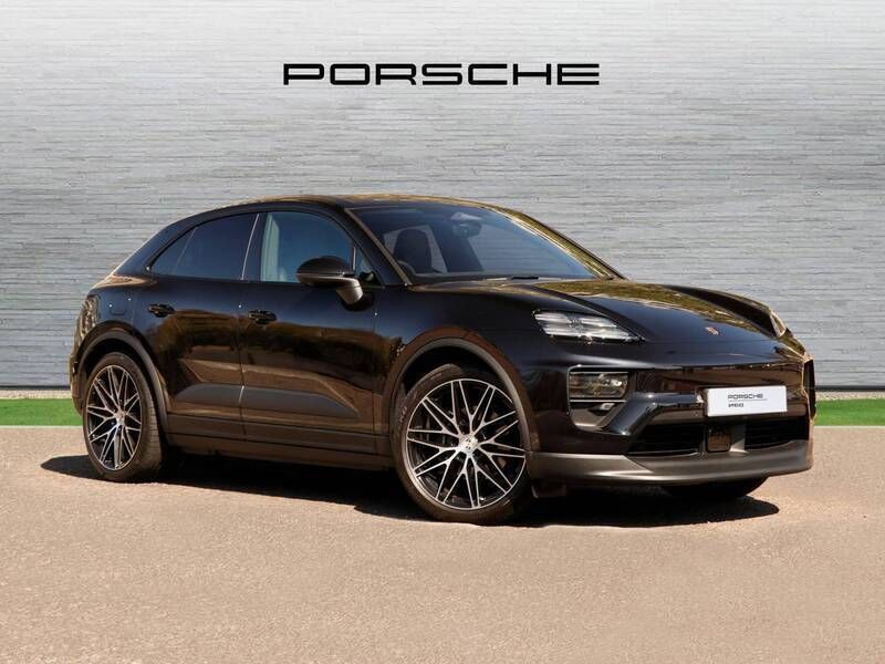 Jet black metallic New 2025 Porsche Macan 4 Electric SUV | £71,900 - Image 1/4