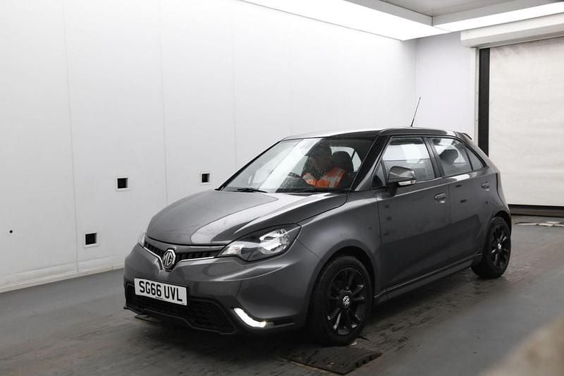 Used MG MG3 106 HP (77 kW) 2016 Grey Hatchback