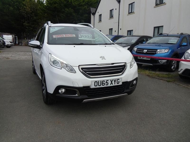 White Used 2015 Peugeot 2008 Allure SUV | £4,995 (Good price) - Image 1/4