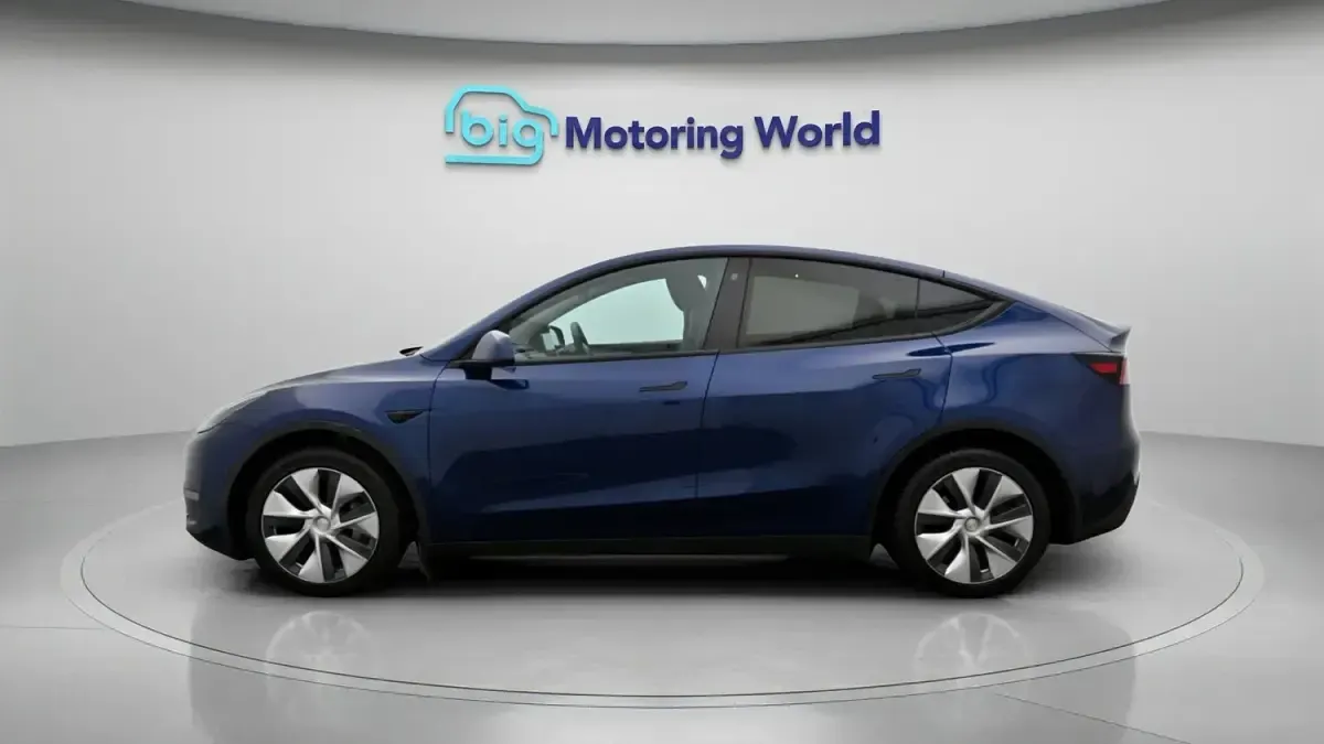 Used Tesla Model Y Long Range AWD 378 kW (514 HP) 2022 Blue SUV
