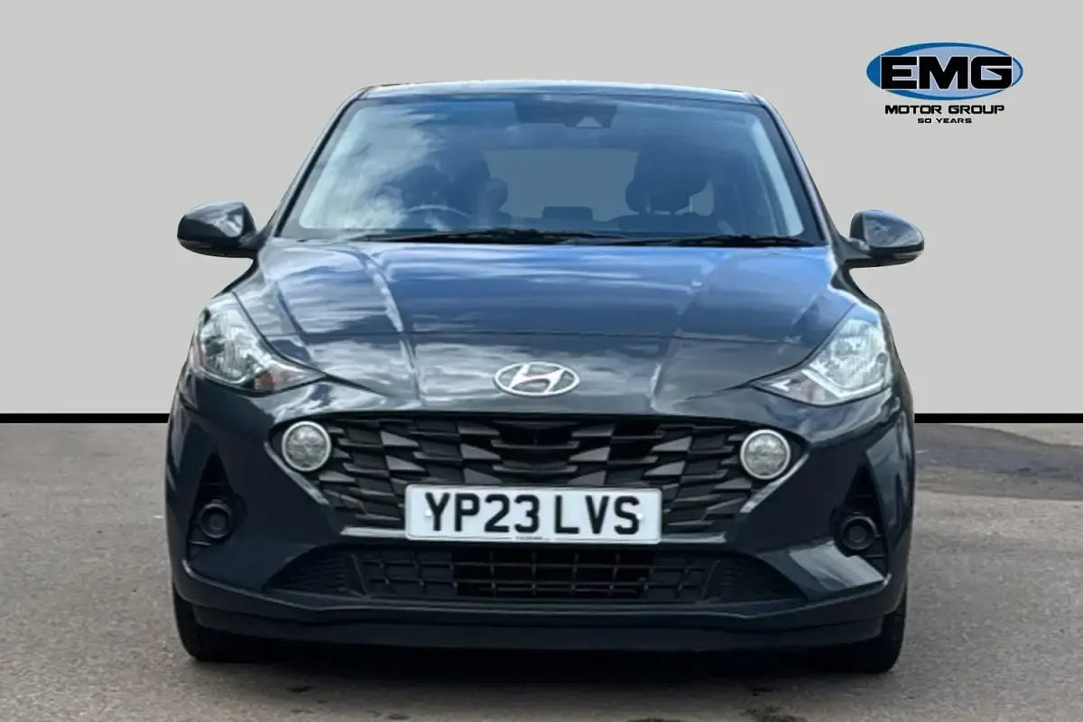 Usado Hyundai i10 SE 67 HP (49 kW) 2023 Cinzento Citadino