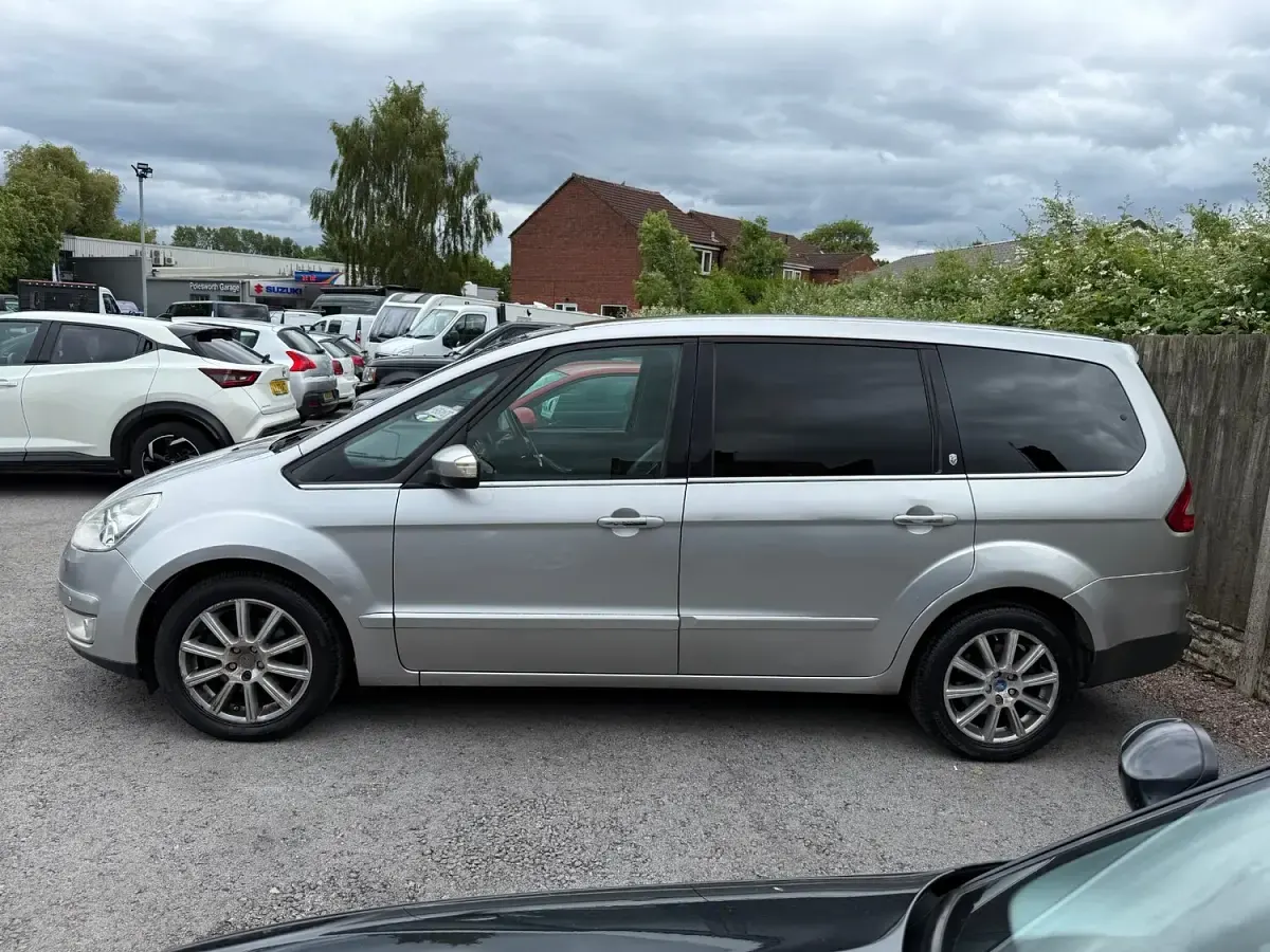 Used Ford Galaxy Ghia 125 HP (91 kW) 2009 Silver MPV