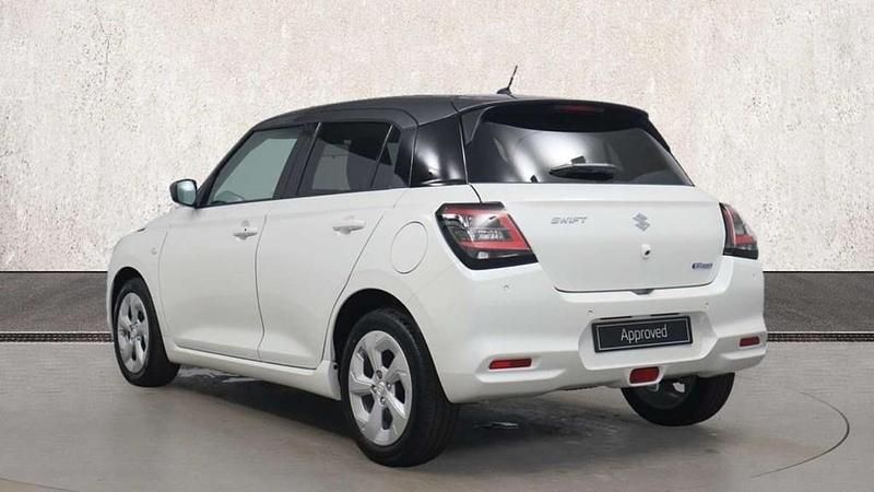 New Suzuki Swift 82 HP (60 kW) 2025 White Hatchback