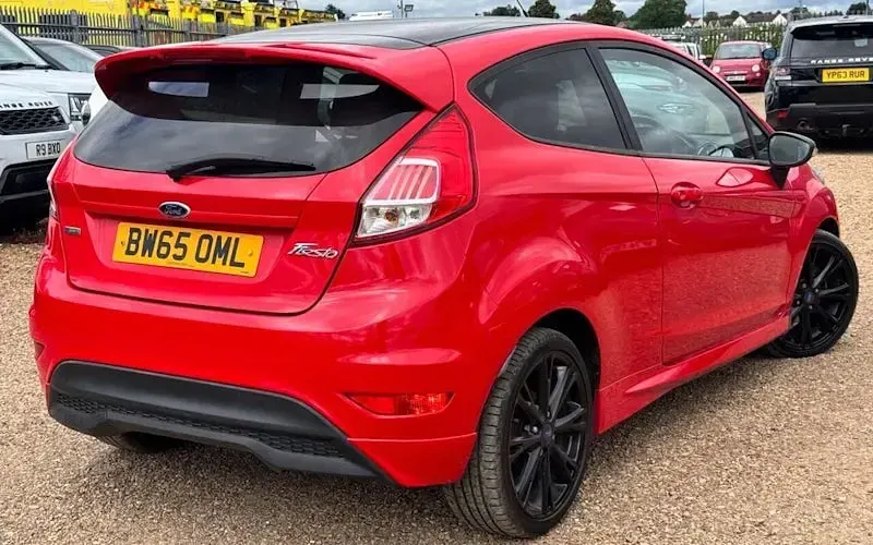 Used Ford Fiesta Zetec 140 HP (102 kW) 2016 Red Hatchback