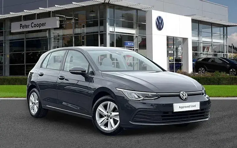 Used VW Golf VIII Life 131 HP (96 kW) 2024 Hatchback