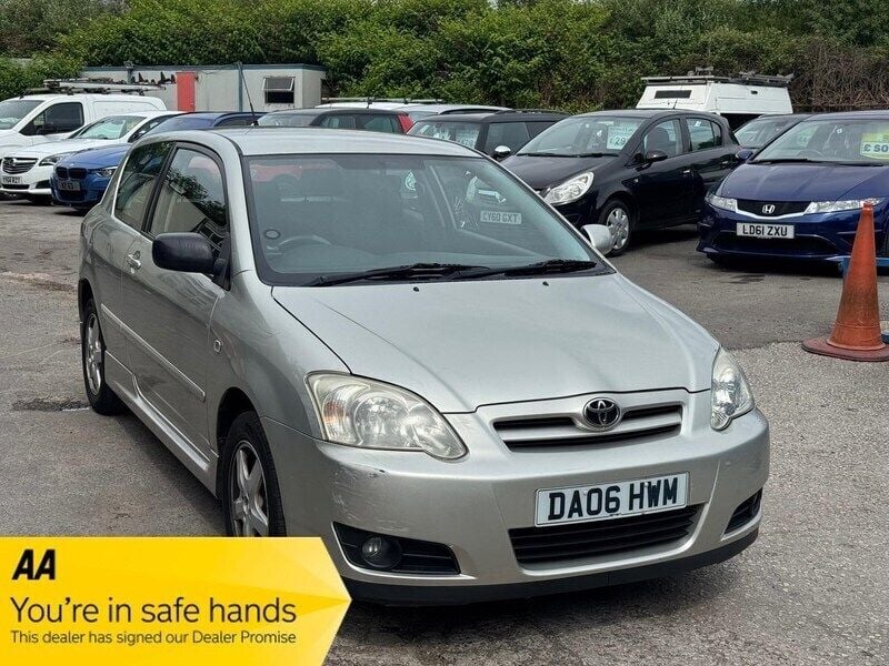 Silver Used 2006 Toyota Corolla Hatchback | £2,000 (Fair price) - Image 1/3