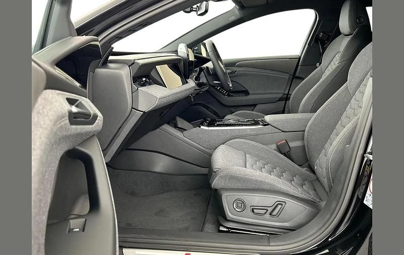 Nowe Audi e-tron Performance 269 kW (367 KM) 2025 Czarny SUV