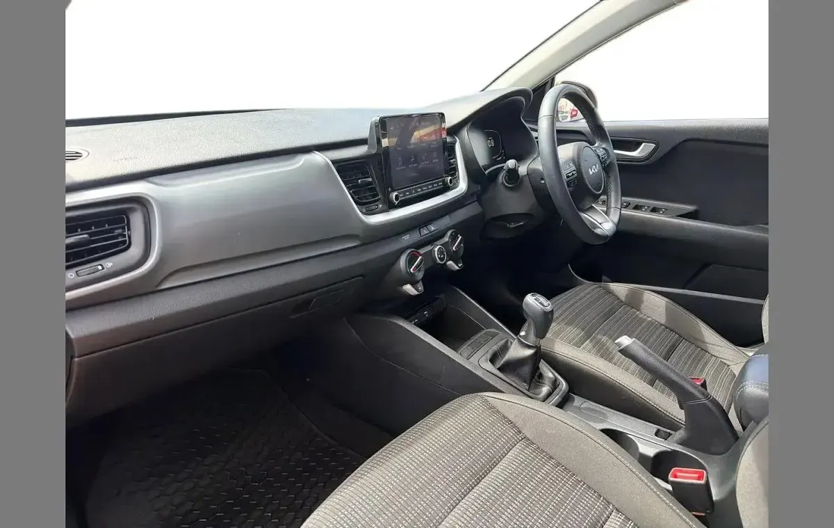 Used Kia Stonic 98 HP (72 kW) 2024 Yellow SUV