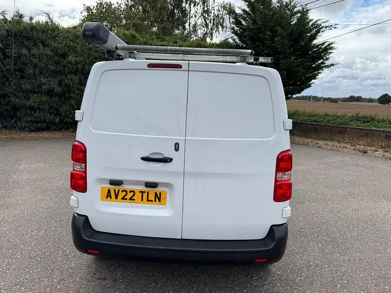 Used Citroën Dispatch 2022 White MPV