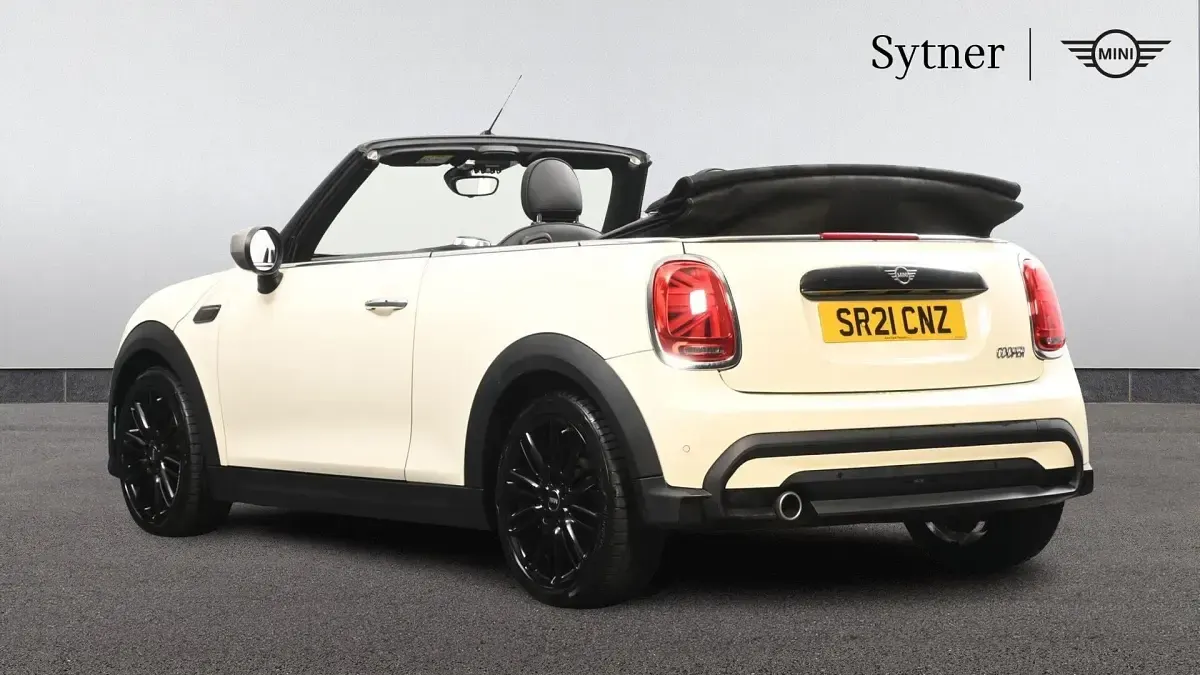 Used Mini Cooper Exclusive 136 HP (100 kW) 2021 White Hatchback
